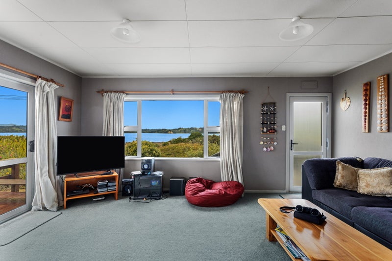 YOUR EVERYDAY ESCAPE64737641850242112