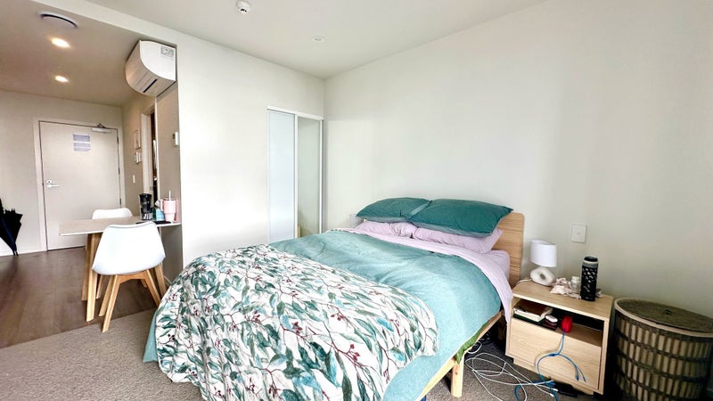 Parnell, Studio64738032316802111