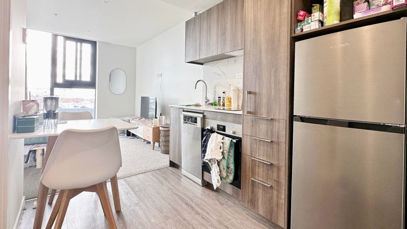 Parnell, Studio64738032316802112