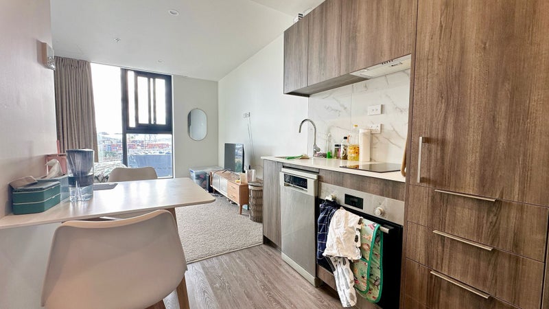 Parnell, Studio64738032316802113