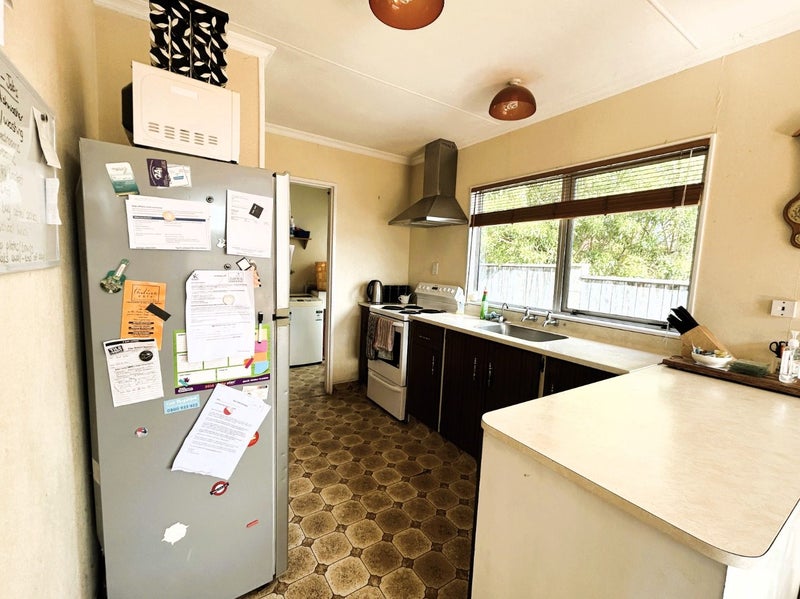 Stoke, 3 bedrooms64738241897730111