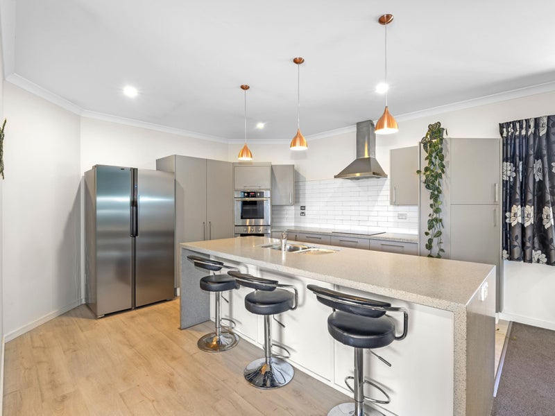 Halswell, 3 bedrooms64738437213570111