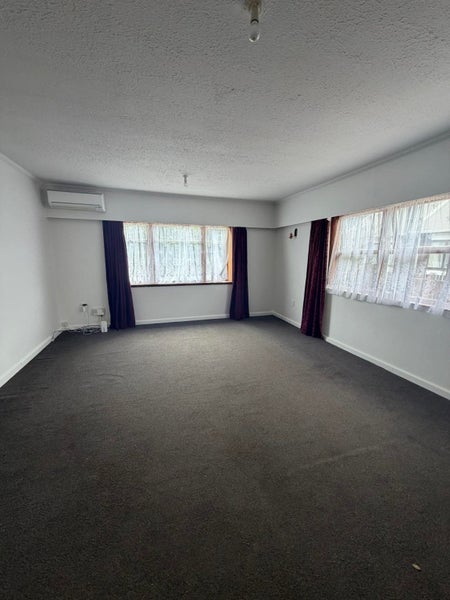 Wainuiomata, 3 bedrooms64738529119490112