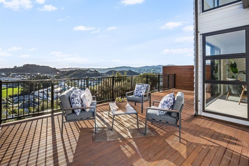 Whitby, 3 bedrooms64738619856643111