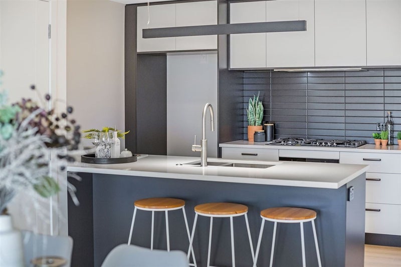 Whitby, 3 bedrooms64738619856643114