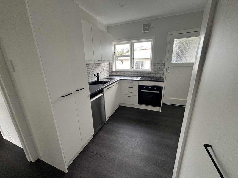 Carterton, 3 bedrooms64739601536514112