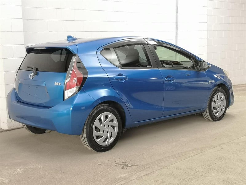 2015 Toyota Aqua Facelfit G spec black trim Cha...64739601448961111