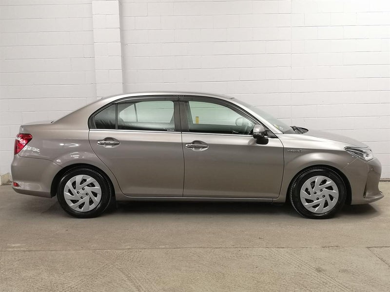 2017 Toyota Corolla Axio Hybrid Facelift Low km...64739601464835112