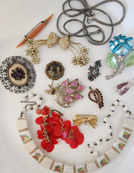 Vintage jewellery bulklot (J) Carousel 1