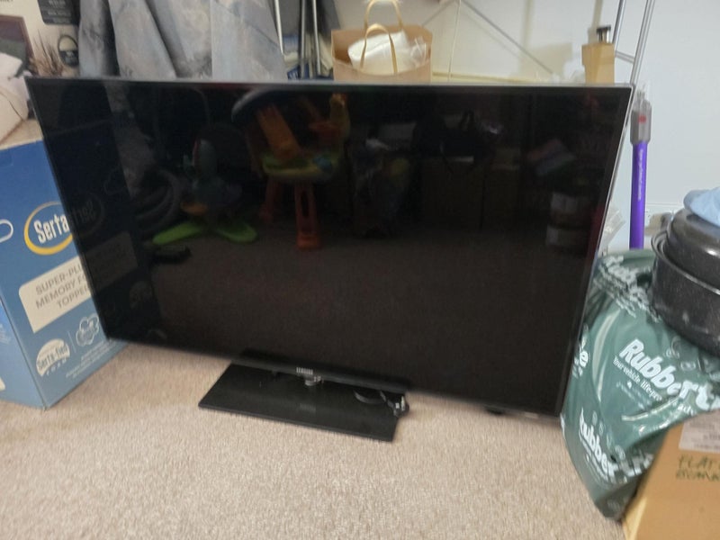 Samsung 55" UN55D6000 1080p 120Hz LED HDTV Carousel 1