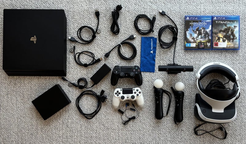 PS4 Pro + VR + Controllers Carousel 1