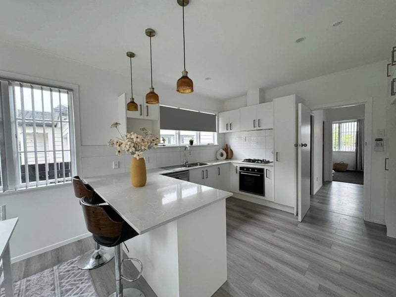 Manurewa, 3 bedrooms64740674152961112