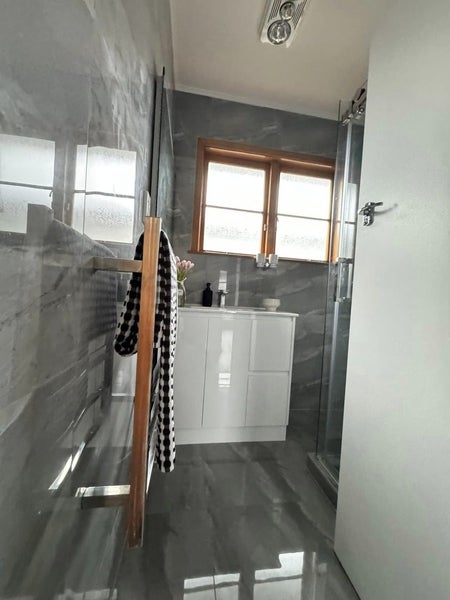 Manurewa, 3 bedrooms64740674152961113