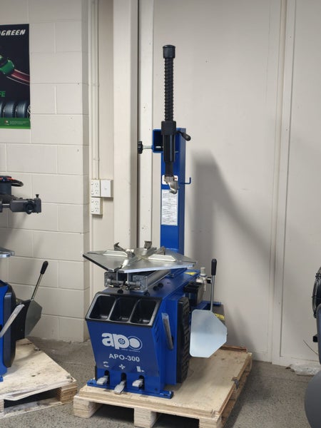 Tyre Changer APO-300 (free press mounting bar) Carousel 2