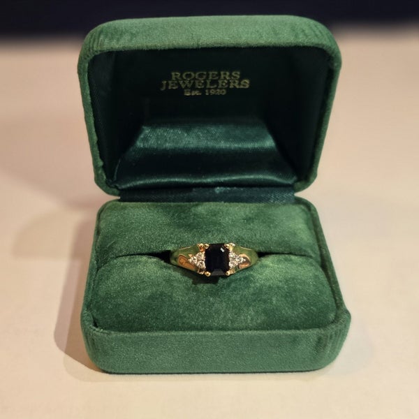 Sapphire and Diamond Ring64817769187331112