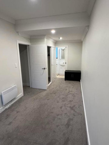 Island Bay, 6+ bedrooms64741745673603113