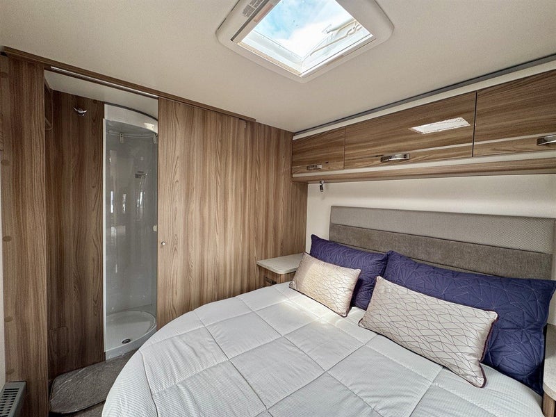 2017 Swift Challenger 635 Rear East West Island...64742635506946112