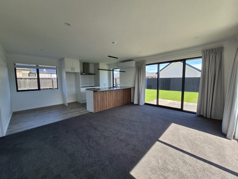 Ravenswood, 3 bedrooms64745983041795111