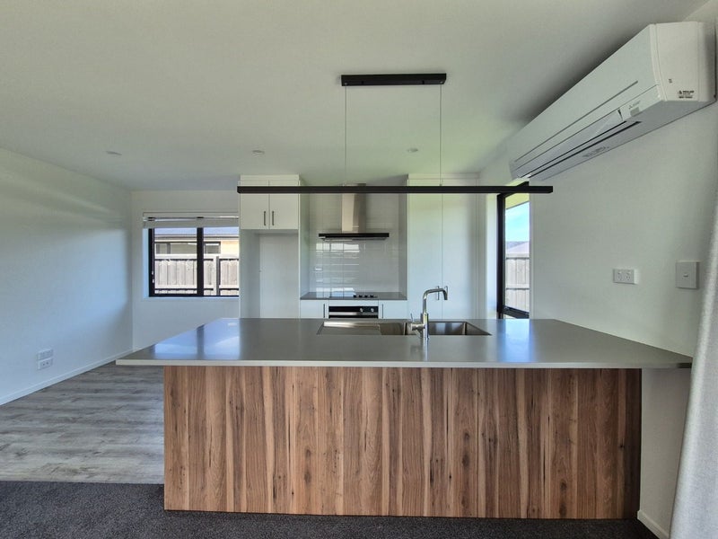 Ravenswood, 3 bedrooms64745983041795112