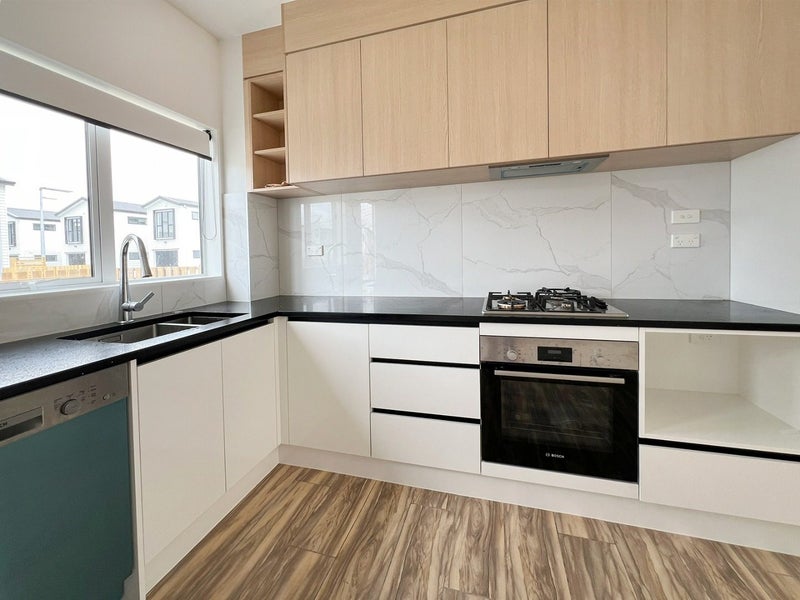 Papakura, 3 bedrooms64746307126657111