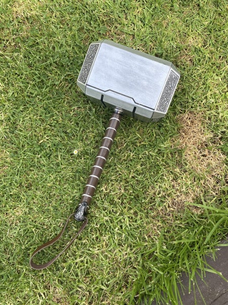 Marvel Thor's hammer -Mjölnir Collectible Carousel 2