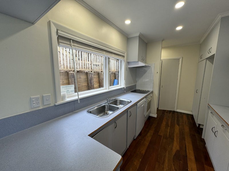 Khandallah, 2 bedrooms64747119511041113