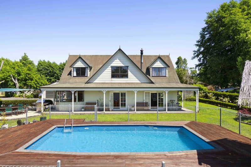 Handy Location - HUGE Shed - Pool!64748242294401113