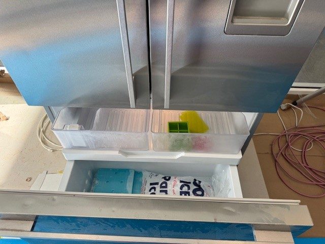 Fisher and Paykel Active Smart 610 litre Fridge freezer with inbuilt ice maker64747974792835112