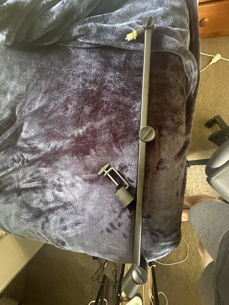 Logitech G Compass Premium Broadcast Boom Arm Carousel 1