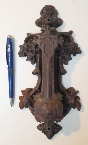 DOOR KNOCKER KENRICKS CAST IRON DOOR MOUNT KNOCKER SUPERB C 1865-80 Carousel 1