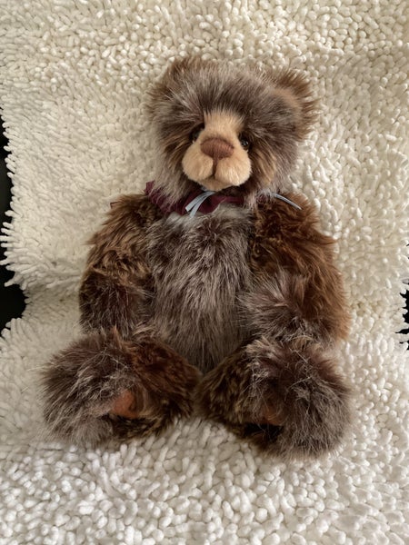 CHARLIE BEAR (PONOCHO) Carousel 1