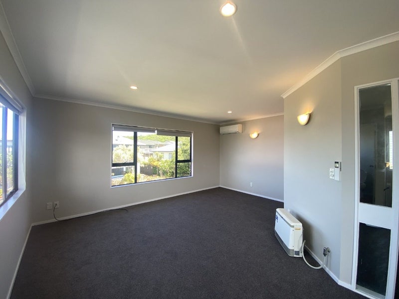 Strathmore Park, 5 bedrooms64748356294787113