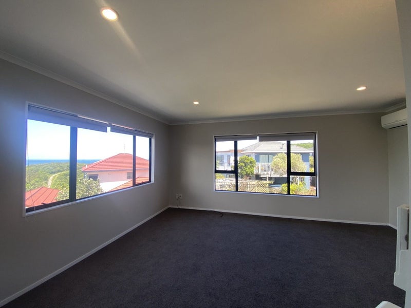 Strathmore Park, 5 bedrooms64748356294787114