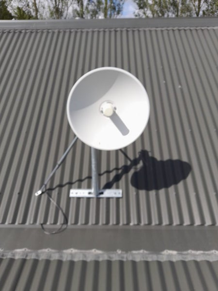 UBB Satellite dish Carousel 1