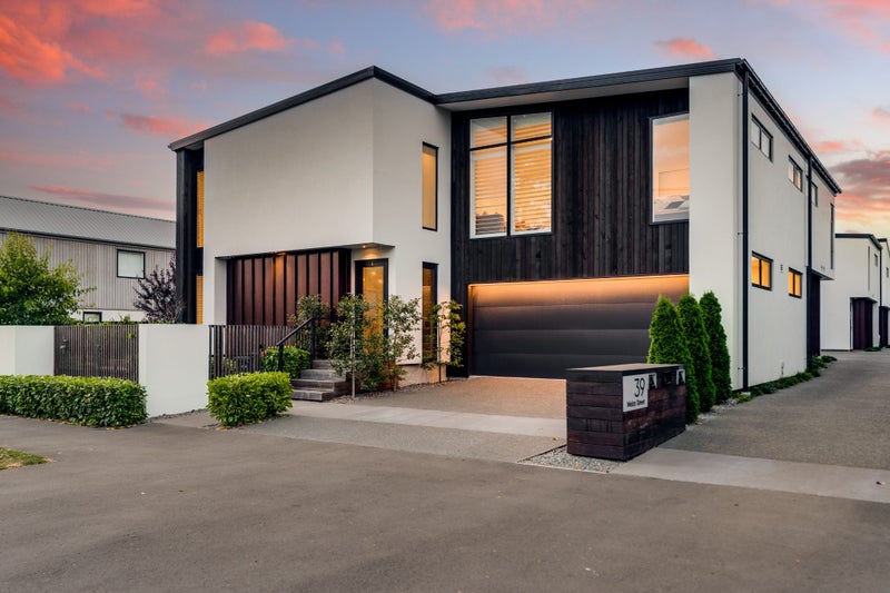 Smart Design, Prime Location64748557323522110