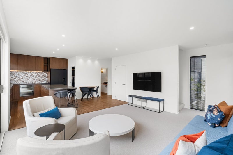 Smart Design, Prime Location64748557323522112