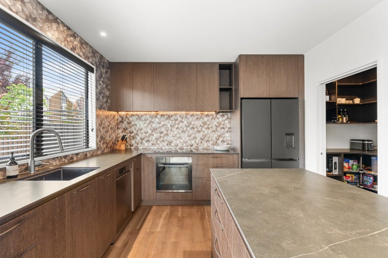 Smart Design, Prime Location64748557323522114