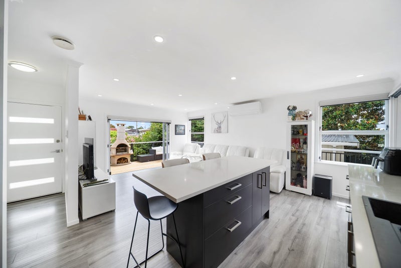 Renovated and ready to move in.64748665048961113