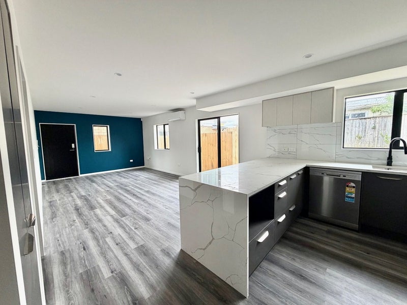 Kelston, 4 bedrooms64749069400323111