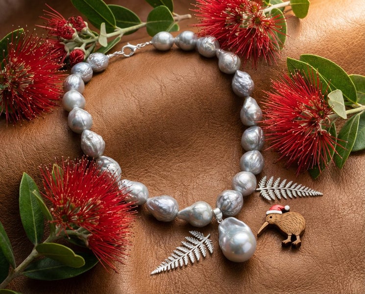 Silver-Grey Freshwater Pearl Necklace Carousel 1