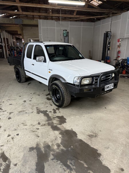 2000 Ford Courier64749677966594113