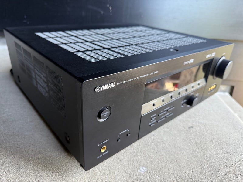 Yamaha RX-V457 AVR Amplifier Carousel 1