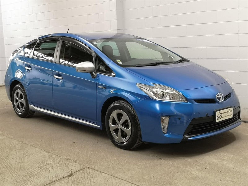 2014 Toyota Prius 1.8 Newshape Rare colour supe...64750195965442110