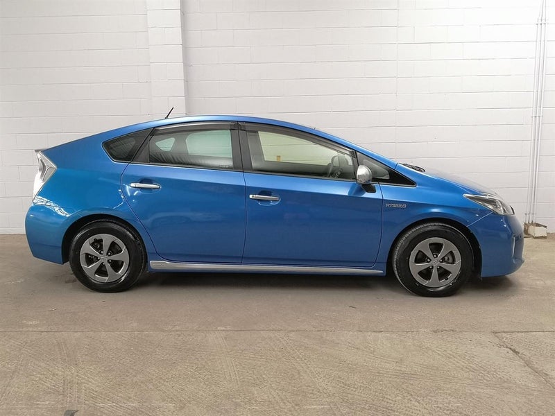 2014 Toyota Prius 1.8 Newshape Rare colour supe...64750195965442112