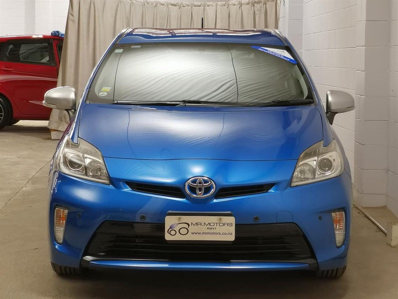 2014 Toyota Prius 1.8 Newshape Rare colour supe...64750195965442113
