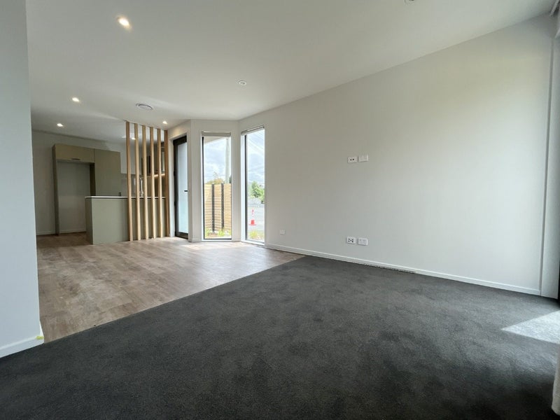 Waltham, 2 bedrooms64750208657025113