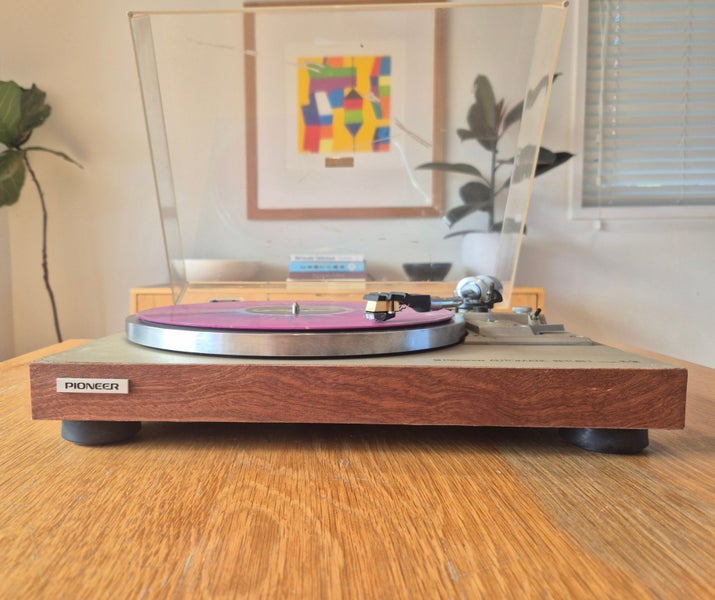 Classic Japanese-made Turntable...the Pioneer PL-514. Carousel 2