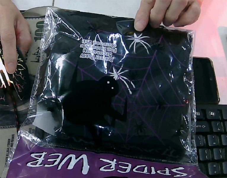 Super Stretchy Halloween Spider Web - 2 Bonus Scary Spiders, 100g Rayon Han Carousel 2