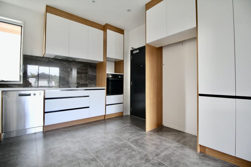 Sandringham, 2 bedrooms64751118253954113