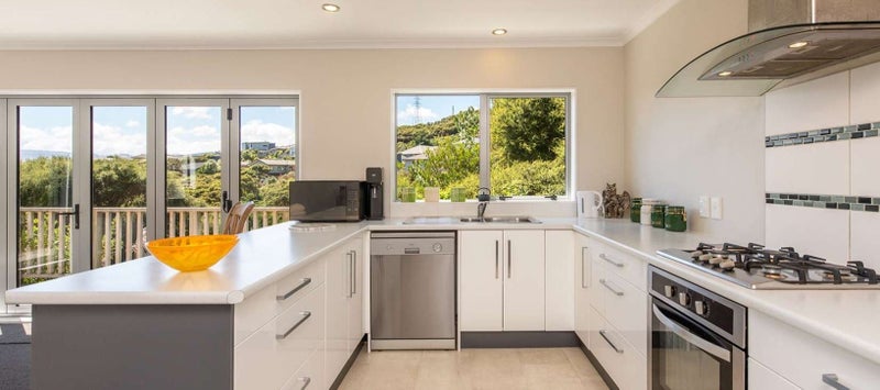 Whitby, 4 bedrooms64751435509123114